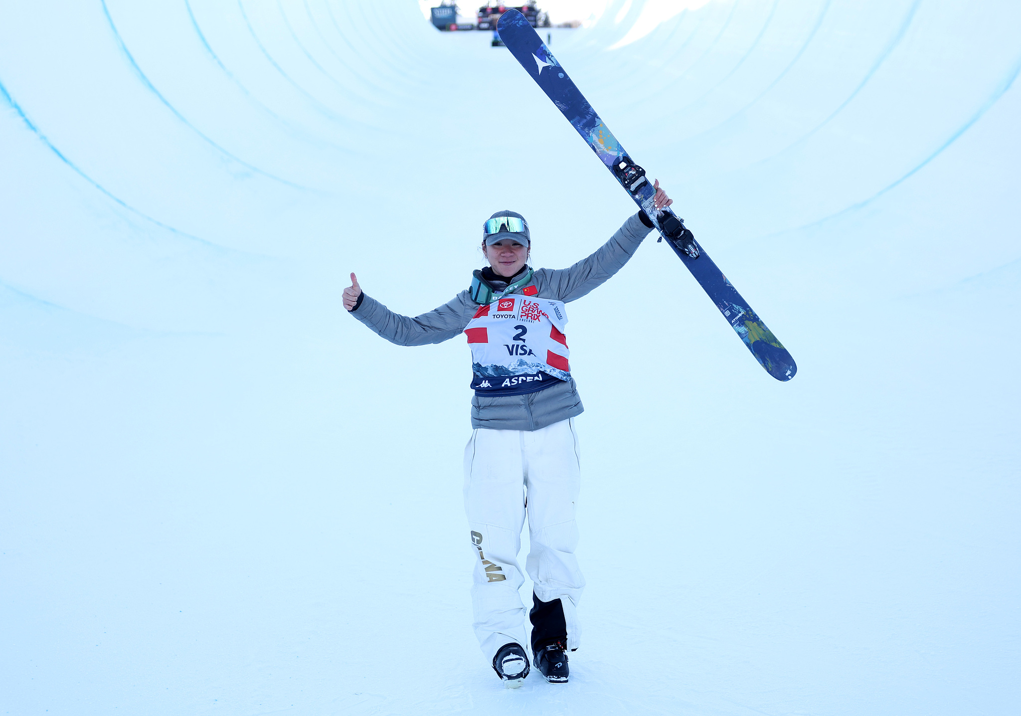 星空体育-李方慧夺得自由式滑雪U型场地世界杯美国阿斯本站金牌