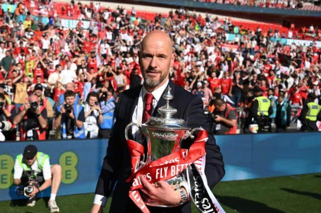 星空体育官网-滕哈赫留任！曼联确定要“走对的路而不是跑错的路”