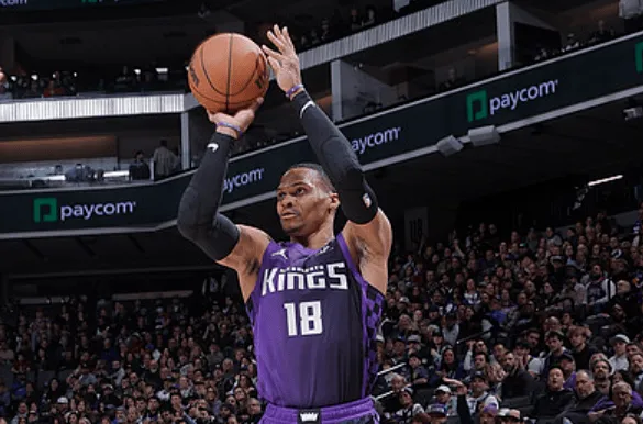 星空体育官方入口-威少谈三分9中6：只要出现空位机会时，我很有信心能投进