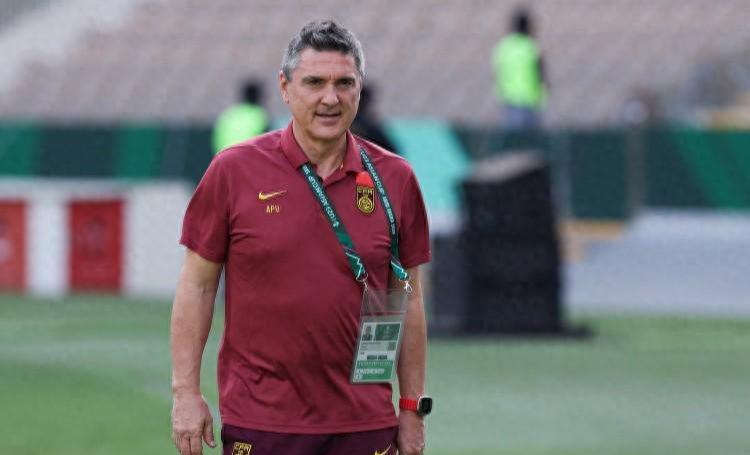 星空体育官方入口-安东尼奥确定留任，U23国家队面临冲击，没想到功勋主帅这样回应