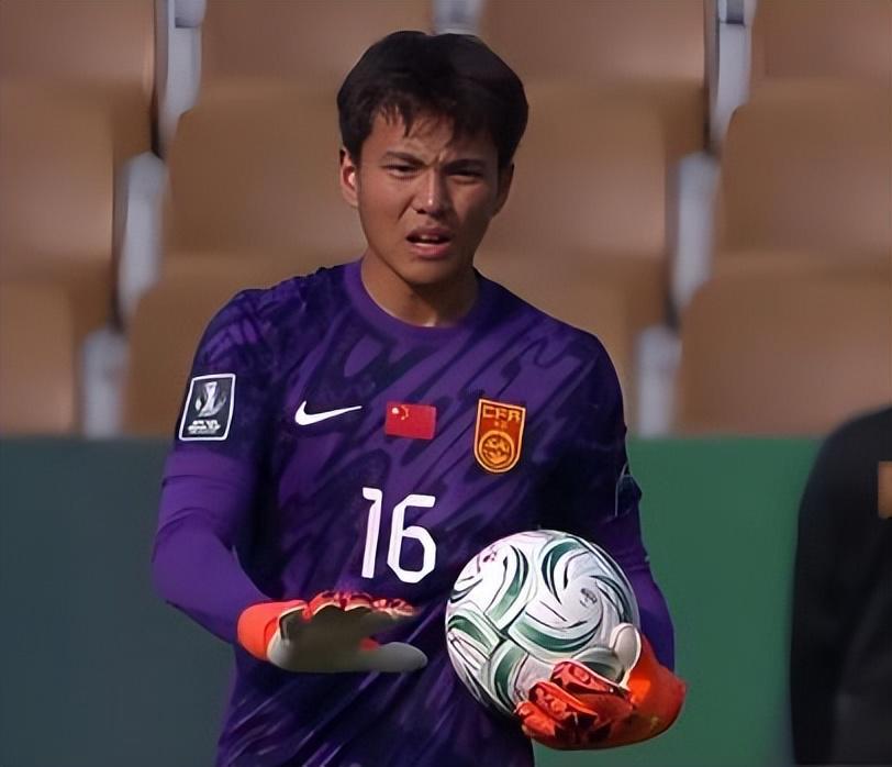 星空体育官网-重庆铜梁龙跟这位门将正式官宣签约，曾是球队冲超功臣，值得期待