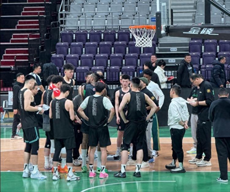 星空体育-首秀15分！辽篮新外援合格，赵继伟有两帮手，杨鸣回归有1个障碍